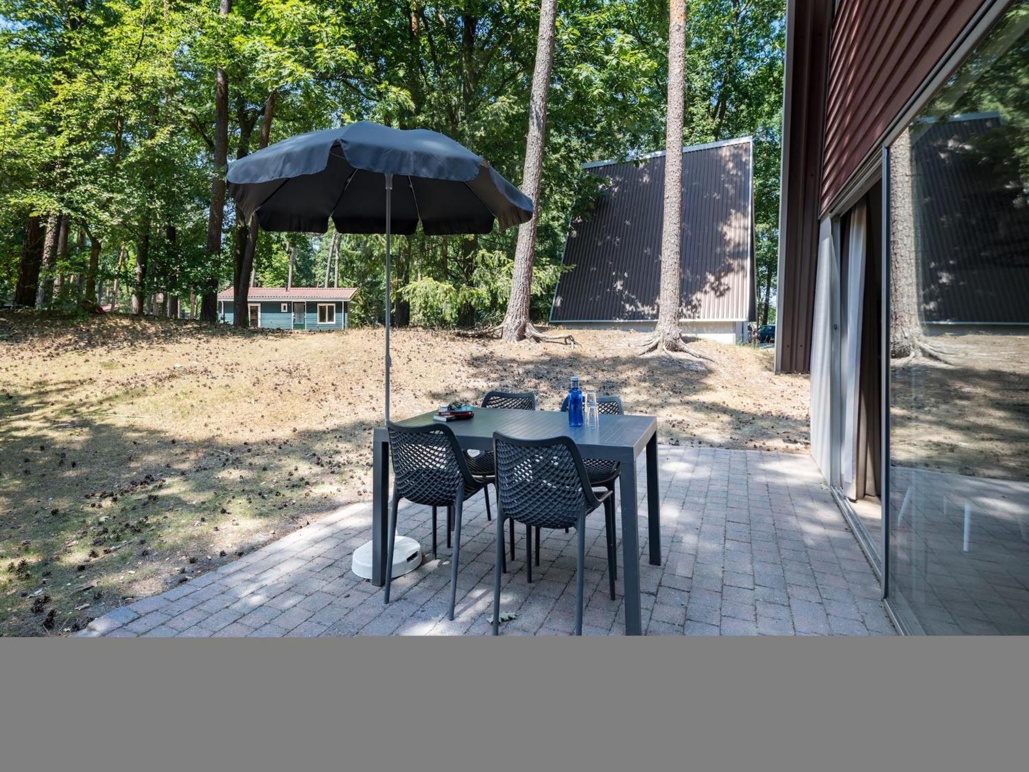Restyled Bungalow With Dishwasher, In Natural Surroundings Mierlo Bagian luar foto